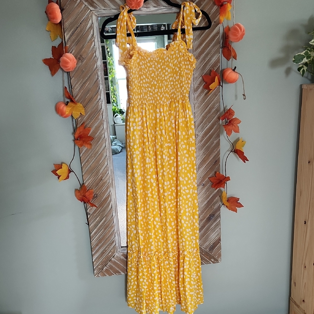 Yellow and White Ruffled Top